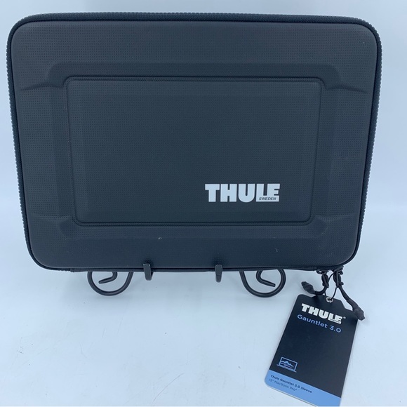 Thule Other - Thule Sweden gauntlet 3.0 sleeve FITS 13 inch MacBook Pro black NEW